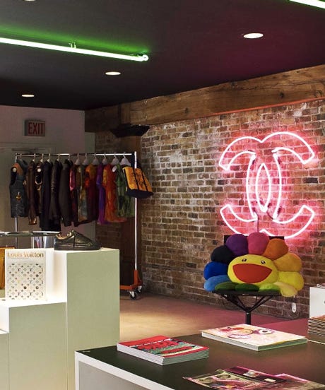 Chicago Is No Slouch When It Comes To Awesome Shopping Options From The Swank Department Stores And Luxury Flagships Of Beloved Magnificent Mile