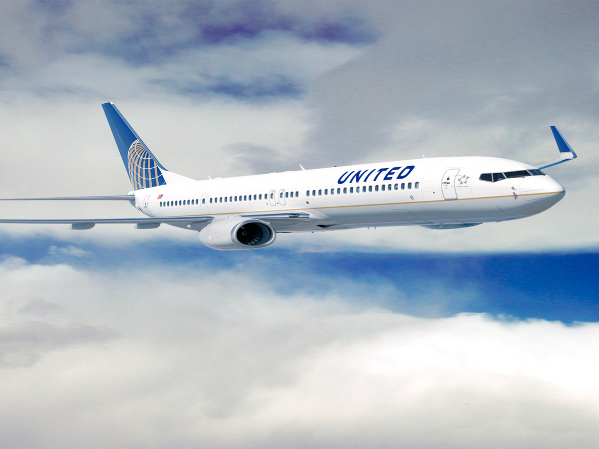 This Airline Denied Boarding To Girls Wearing Leggings
