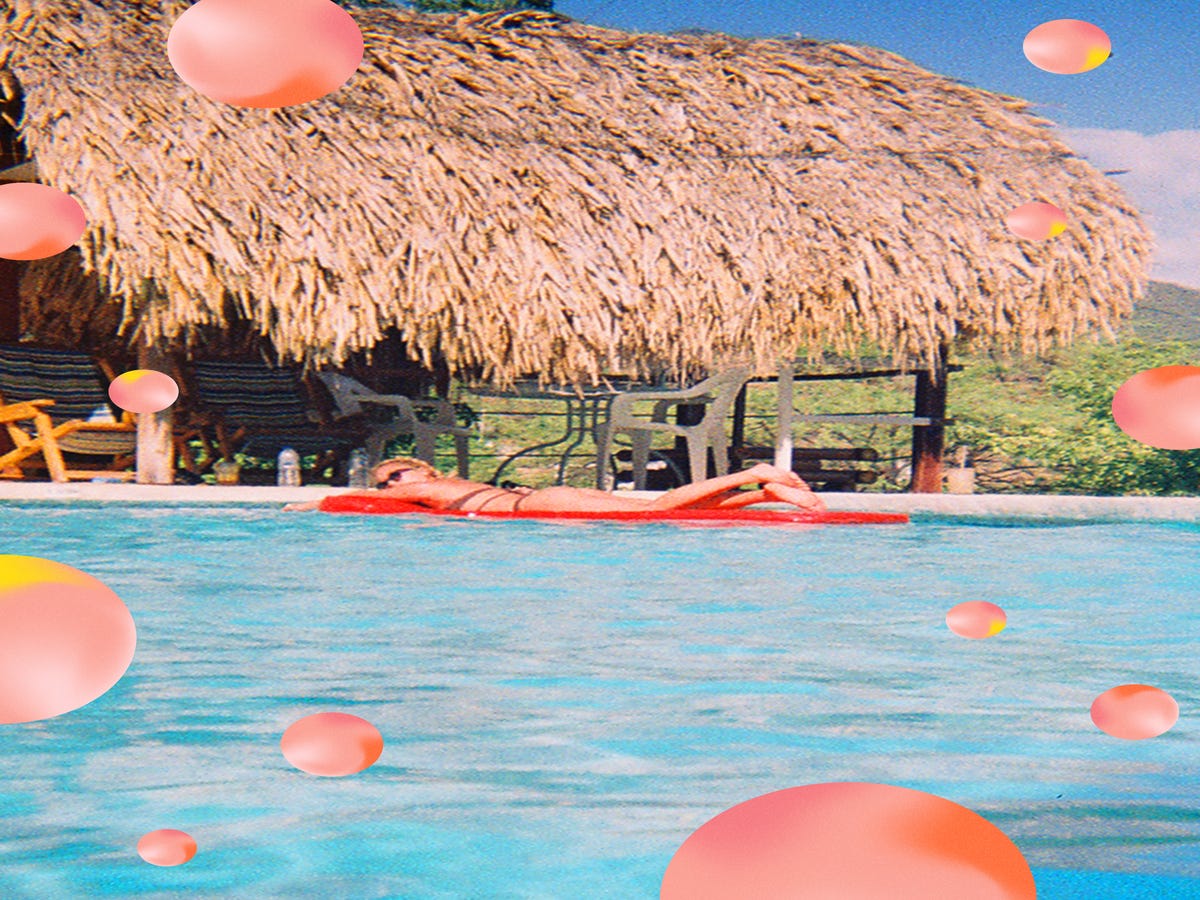 What Happens When You Go On Vacation With A Tinder Match