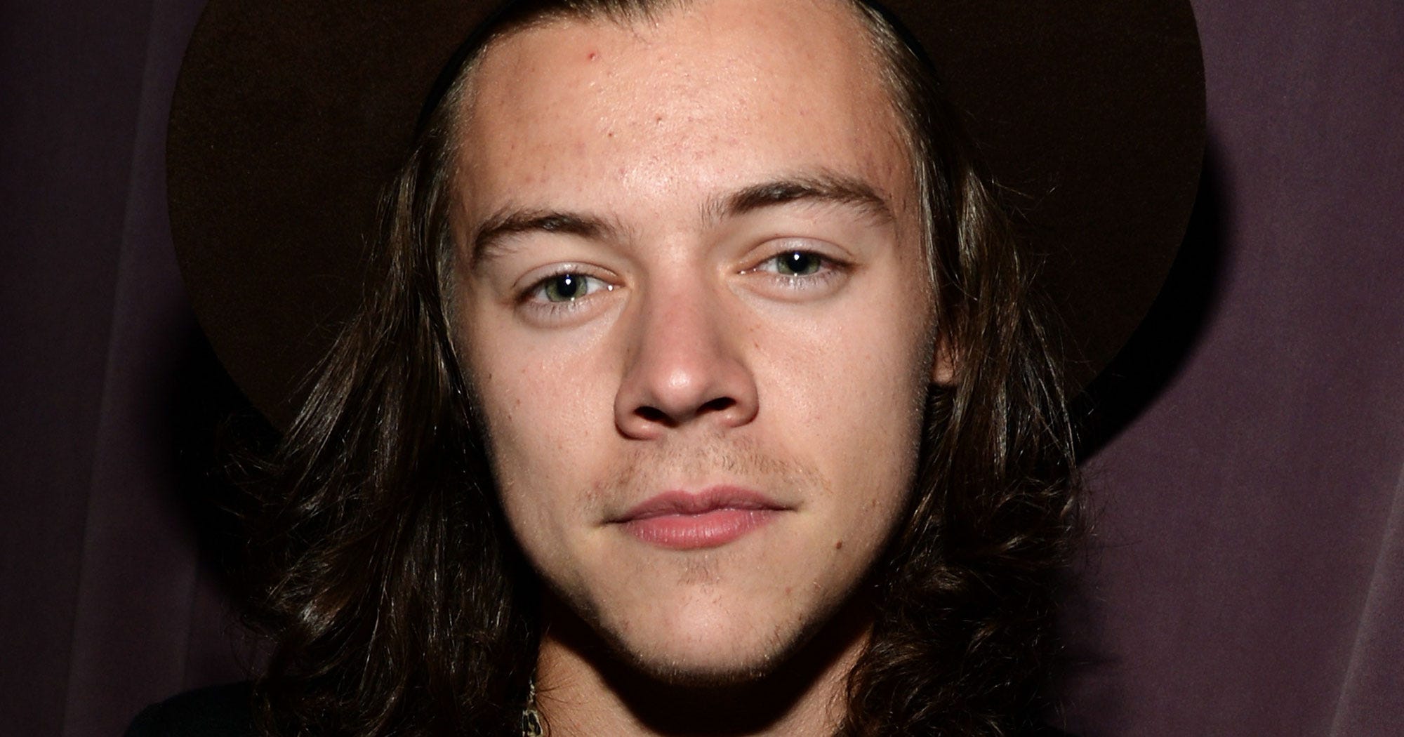 Harry Styles Has The Power To Bring Back Black Nail Polish - Refinery29