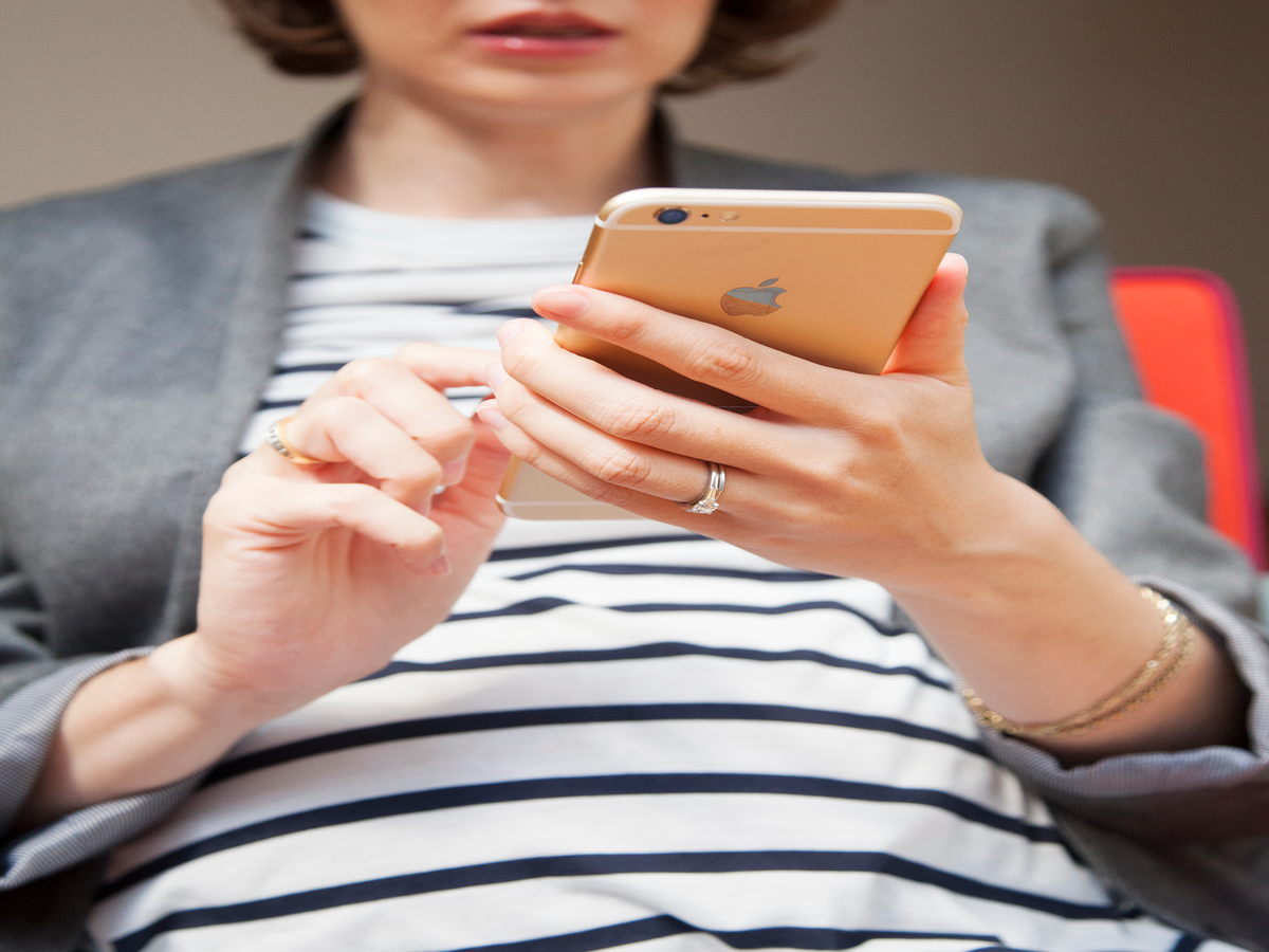 A Mom Refused To Believe She Had The Wrong Number & The Texts Are HILARIOUS