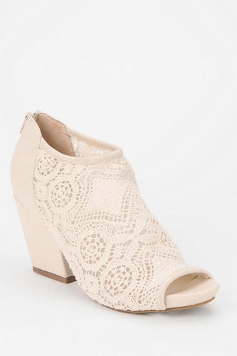 white shoes graduation
