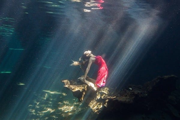 Mermaid Yoga: Incredible, Underwater Instagram Photos