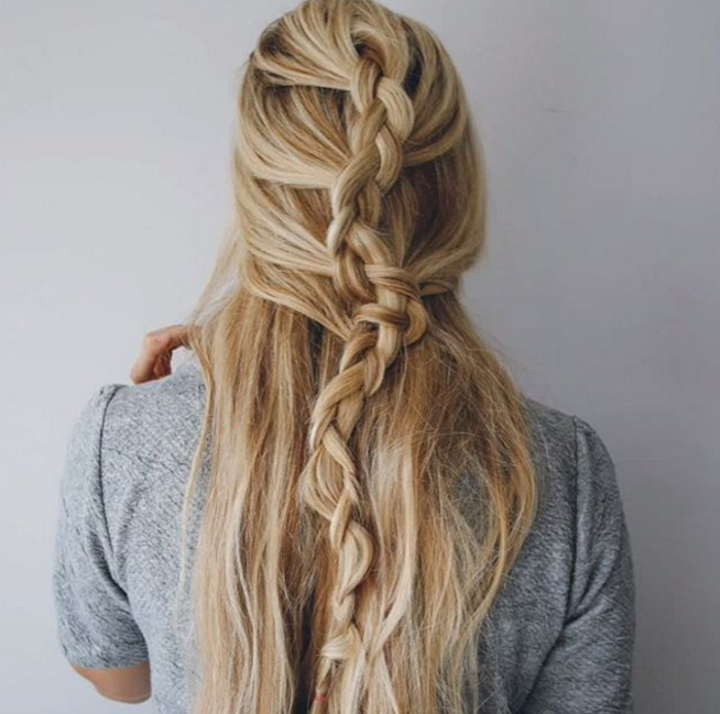 Amber Fillerup Clark Hair Extensions Barefoot Blonde