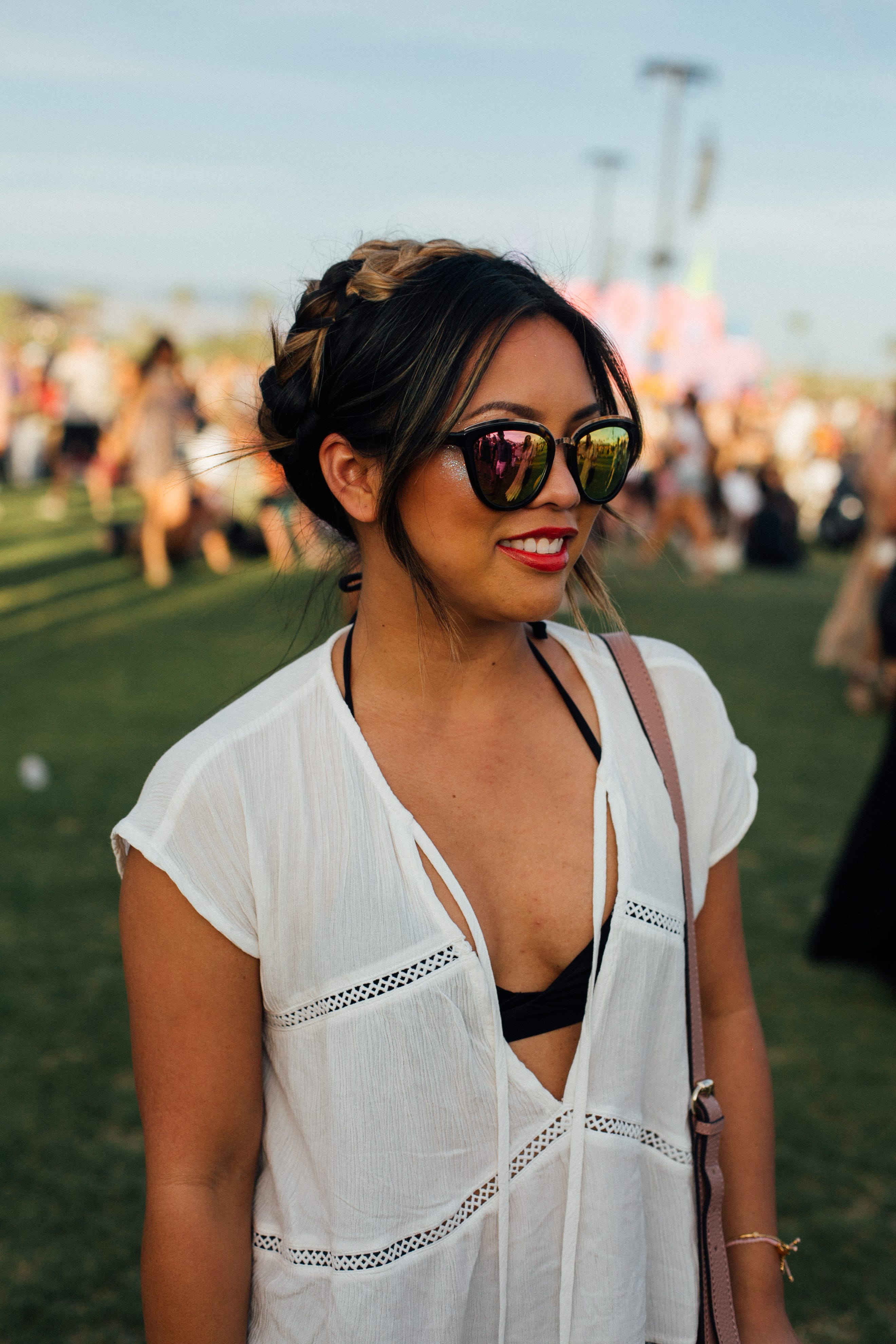 Coachella Glitter Highlighter Makeup Trend Photos 2017