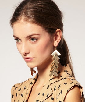 earrings-surgery-ears-aging