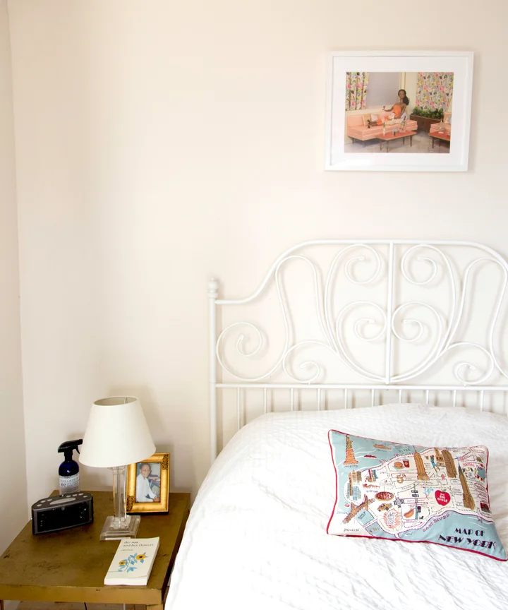 How To Decorate A New York City Studio Apartment Video My Studio Apartment Costs 1 895 A Month Here S What It Looks Like
