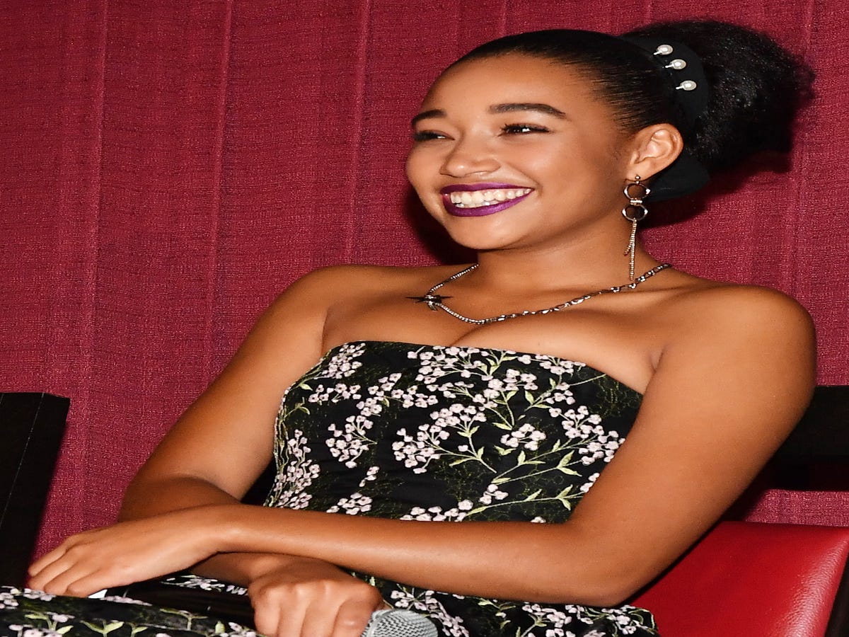 Hollywood's Dainty Jewelry Trend Has Reached New Heights