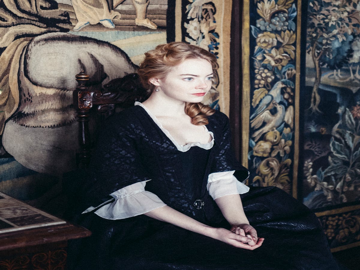Emma Stone's Blonde Hair For The Favourite Required 3 Separate Dye Jobs