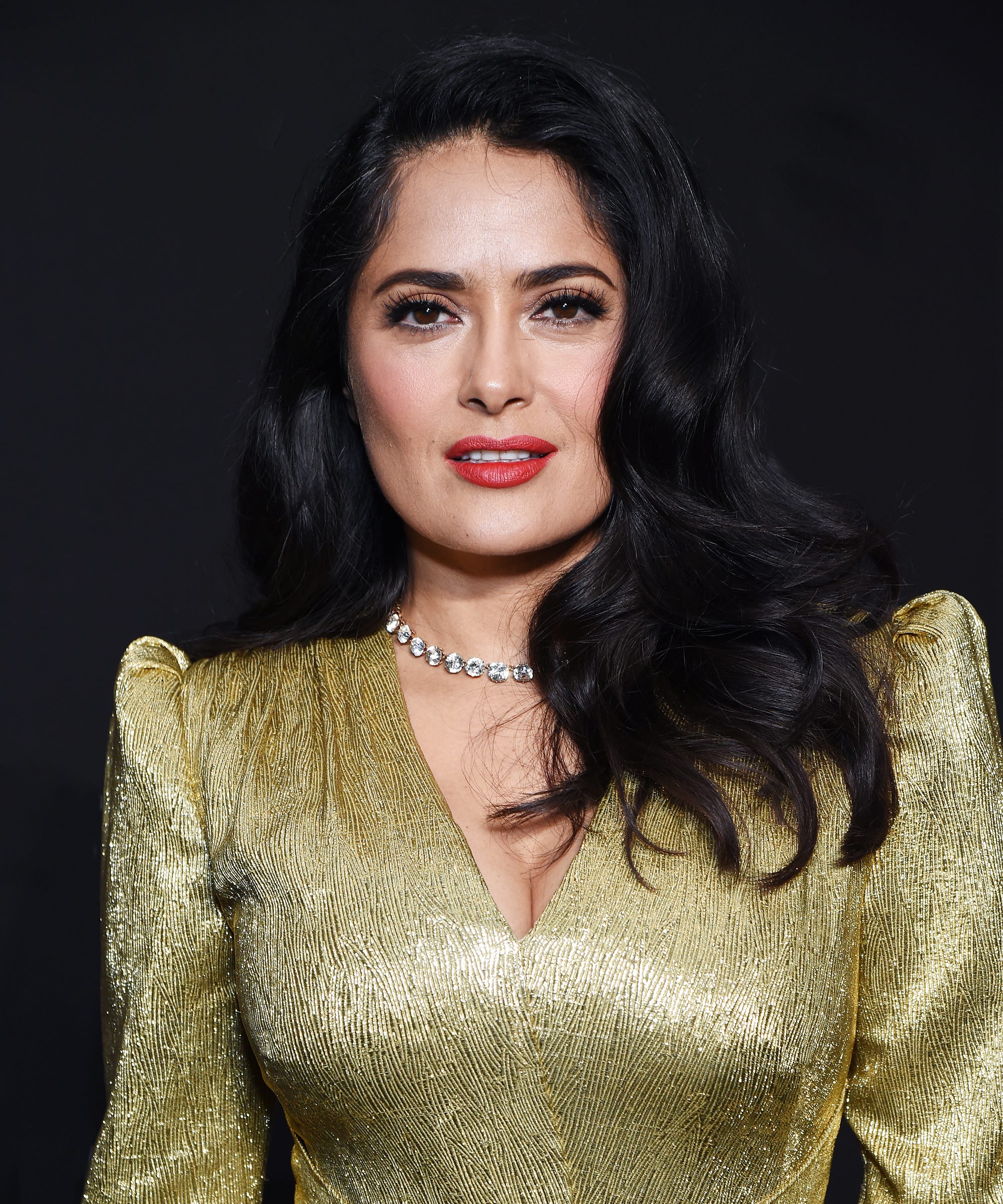 Salma Hayek Shows Off Natural Curls And Gray Hairs