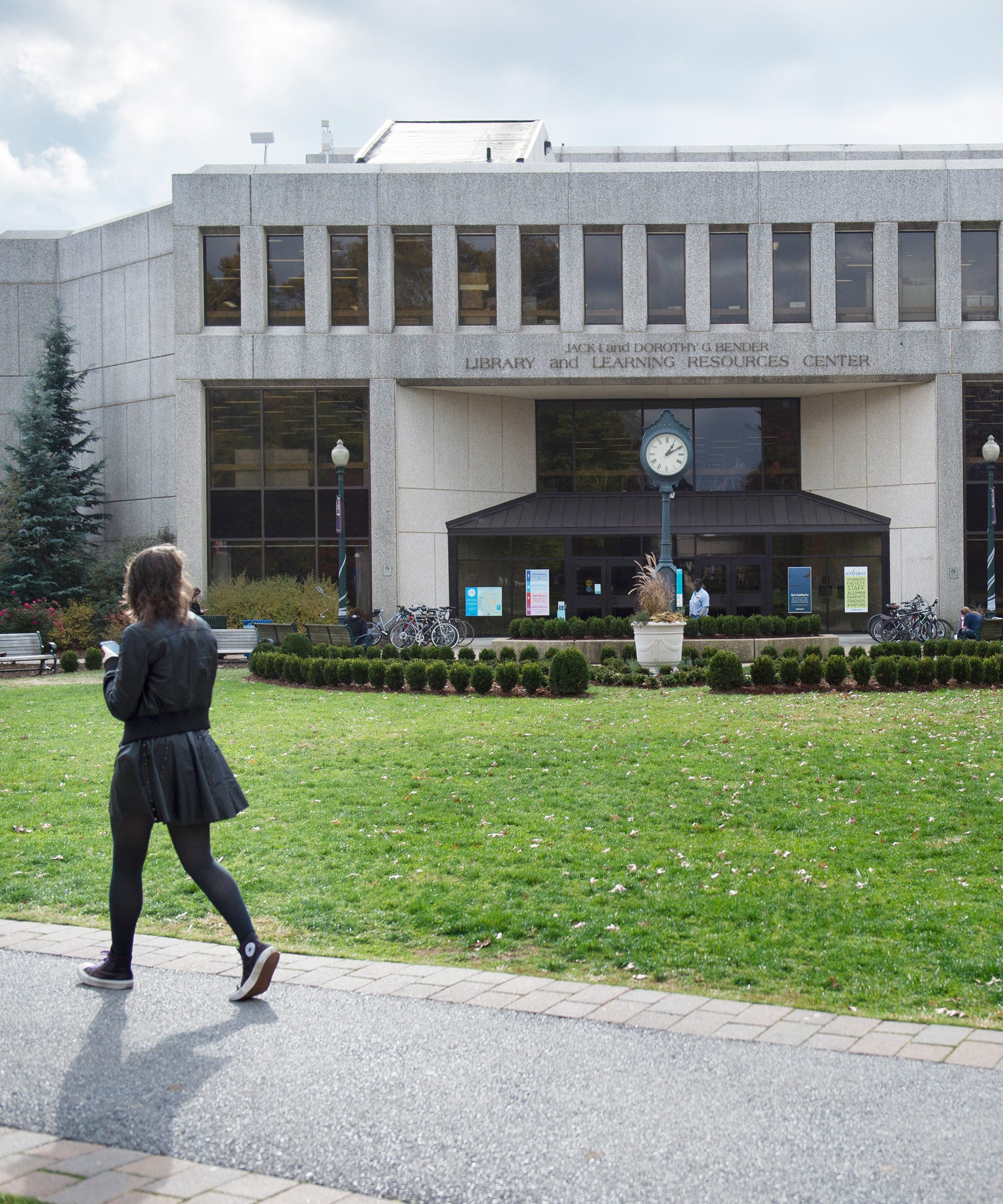 Fashion week Campus: on Looks Alayna Parkland College for lady Fashion style Campus: on Looks Alayna Parkland College for woman