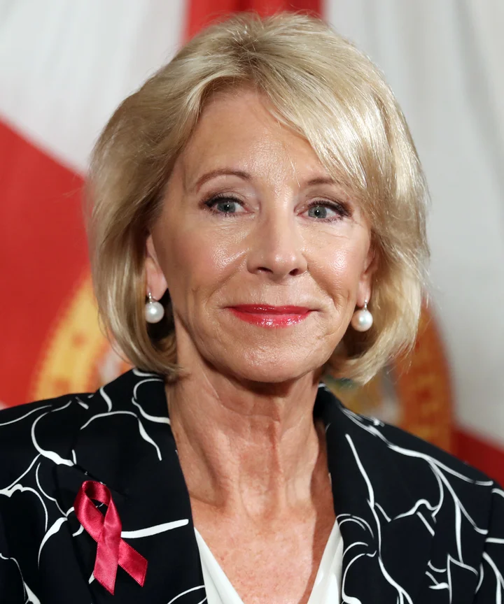 Advocates Demand Devos Protect Students >> Betsy Devos Rewrites Title Ix S Campus Rape Guidelines Advocates Demand Devos Protect Students >> Betsy Devos Rewrites Title Ix S Campus Rape Guidelines