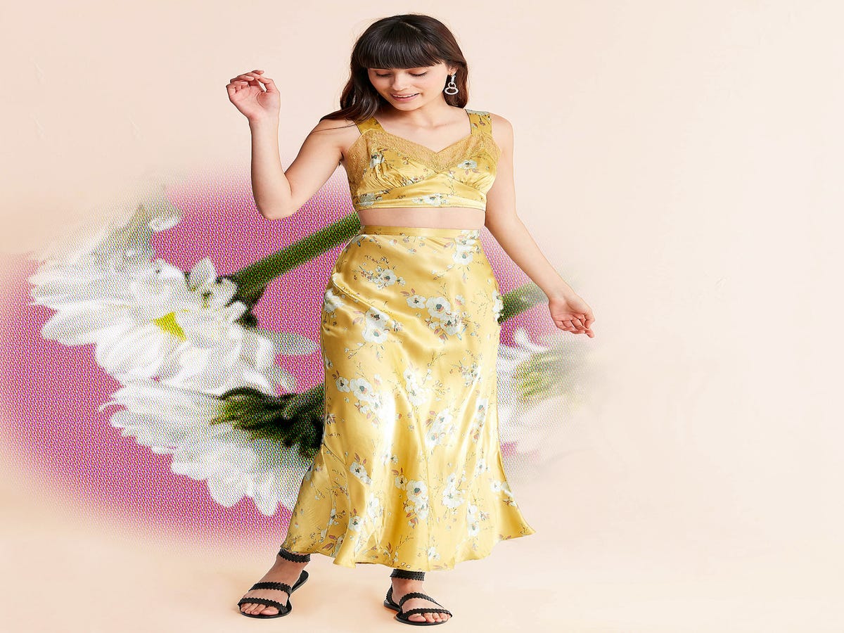 15 Dresses That Toe The Line Between Dressy & Casual