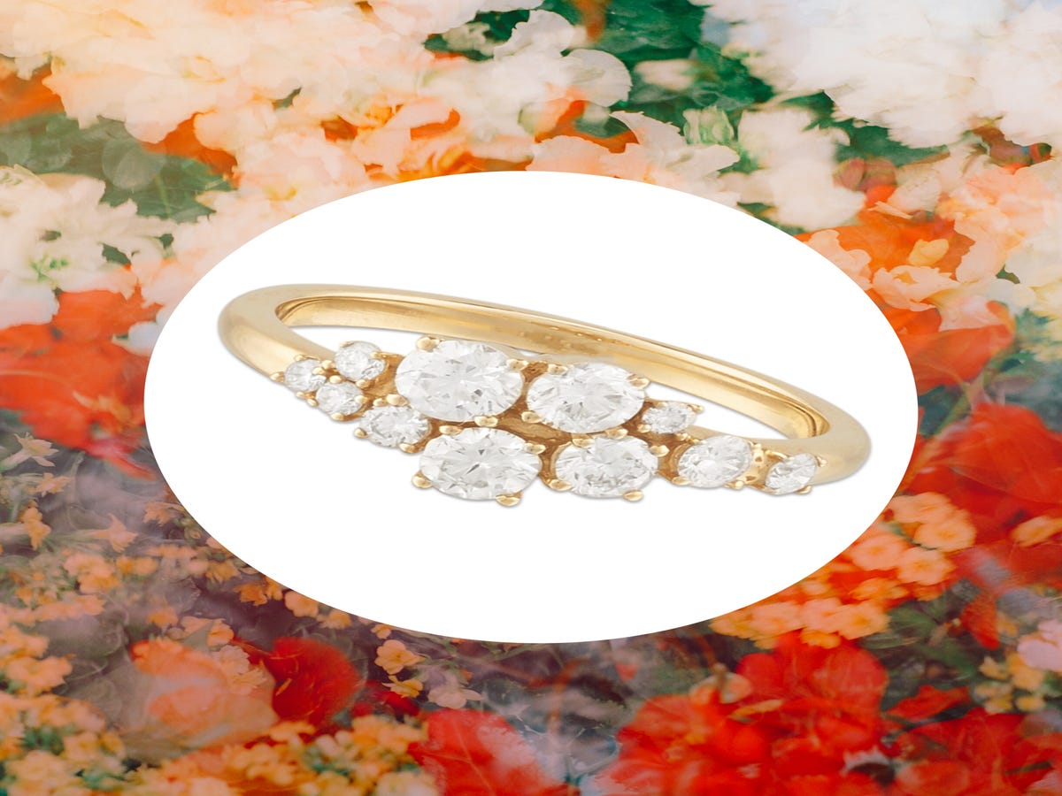 18 Classic Gold Engagement Rings For The Not-So-Flashy Bride
