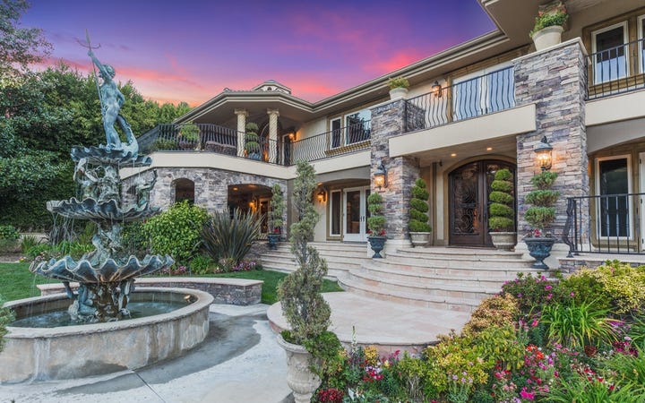 Kris Jenner Fake House Keeping Up With The Kardashians Photo Steven J Magner For Toptenrealestatedeals