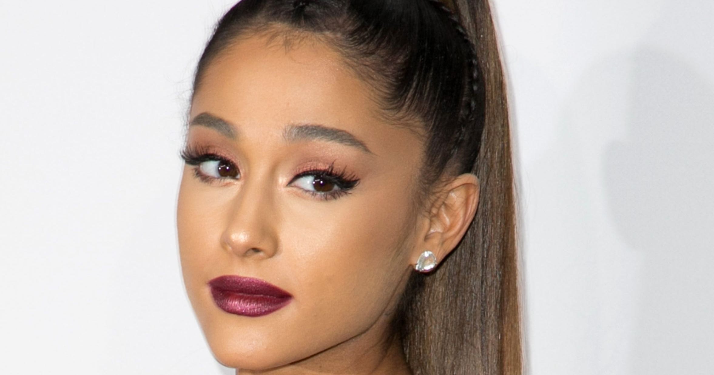 Ariana Grande New Music Video New Look Future Sexy Song