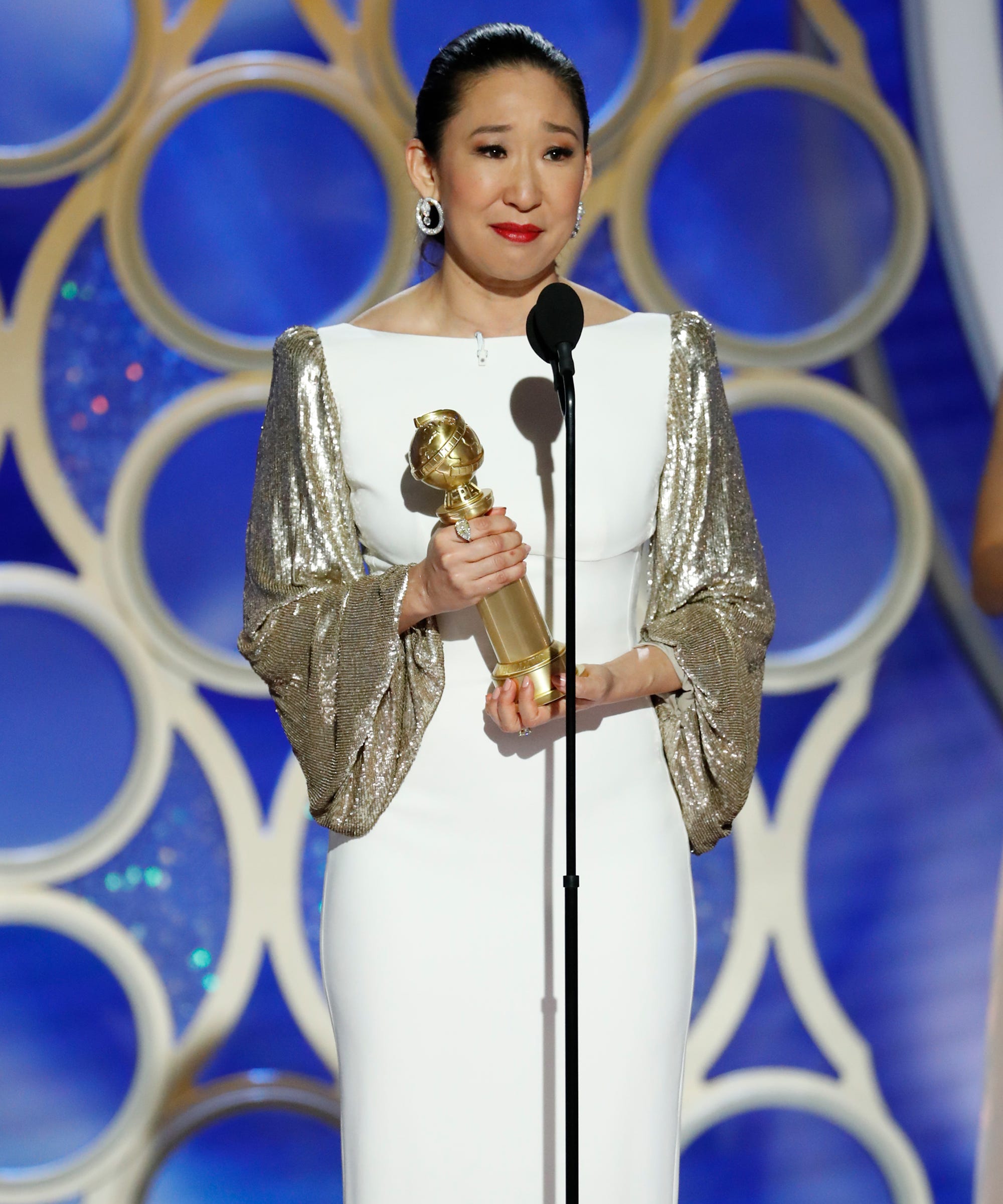 sandra oh golden globes red dress Sandra Oh Red One-shoulder Sparkly Evening Dress 2019 SAG Awards