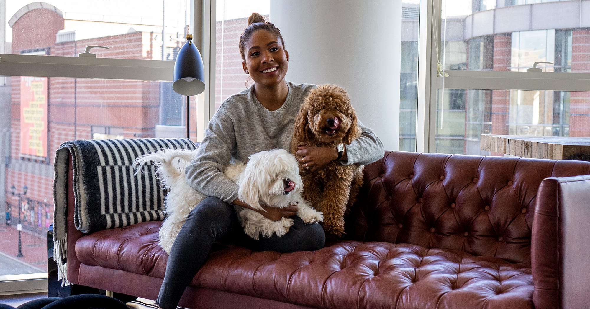 Tour A Newark New Jersey High Rise Apartment