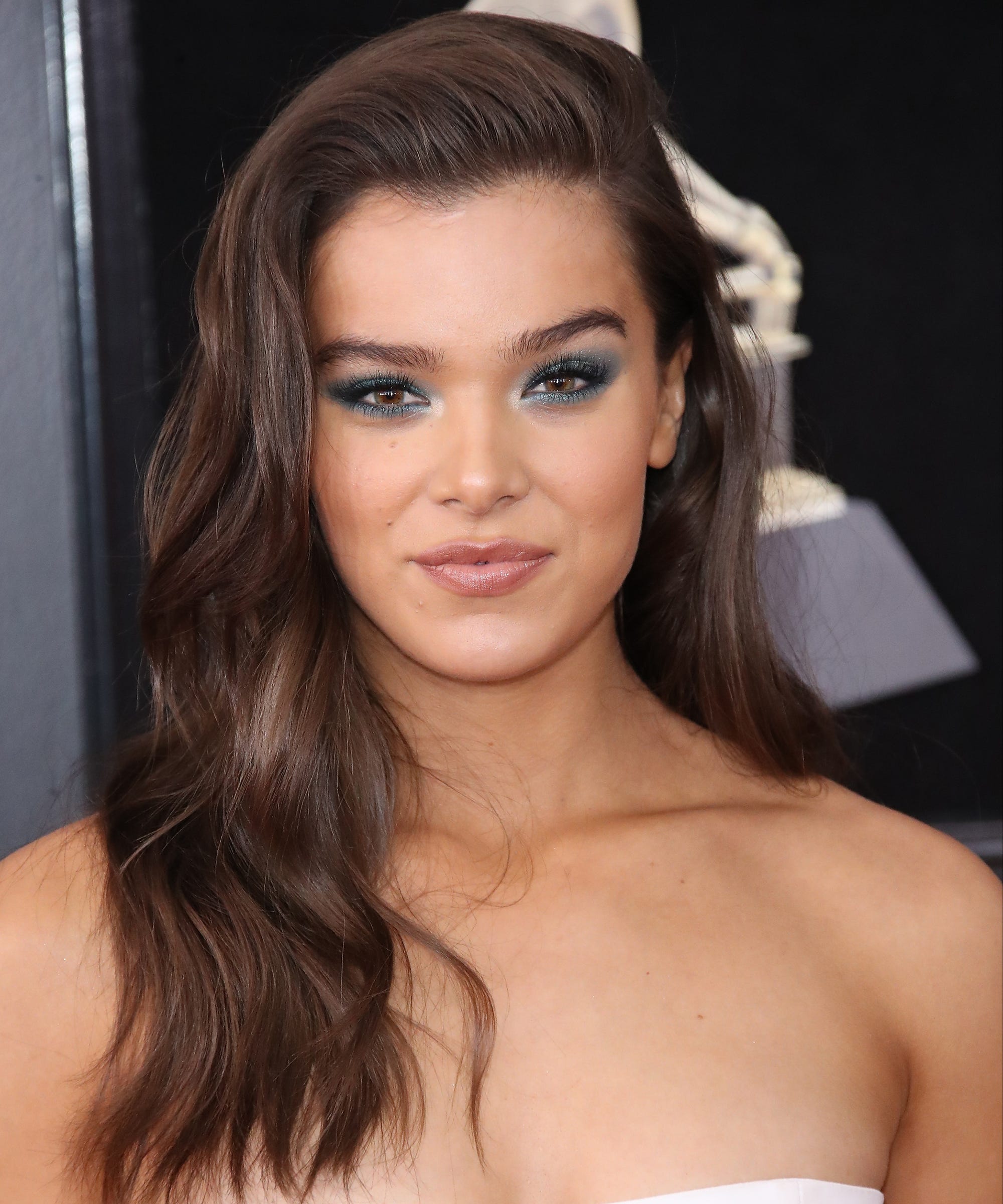 What Color Makeup Should I Wear With A Cobalt Blue Dress Mugeek