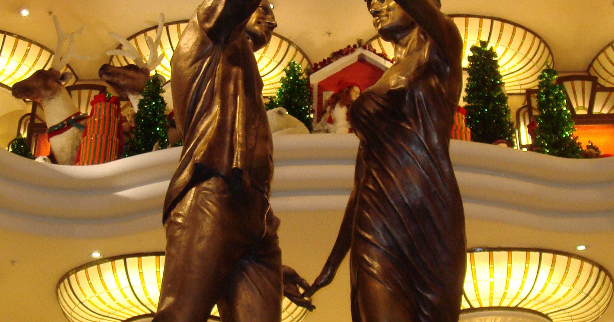 Why Is Harrods Removing Its Princess Diana, Dodi Statue