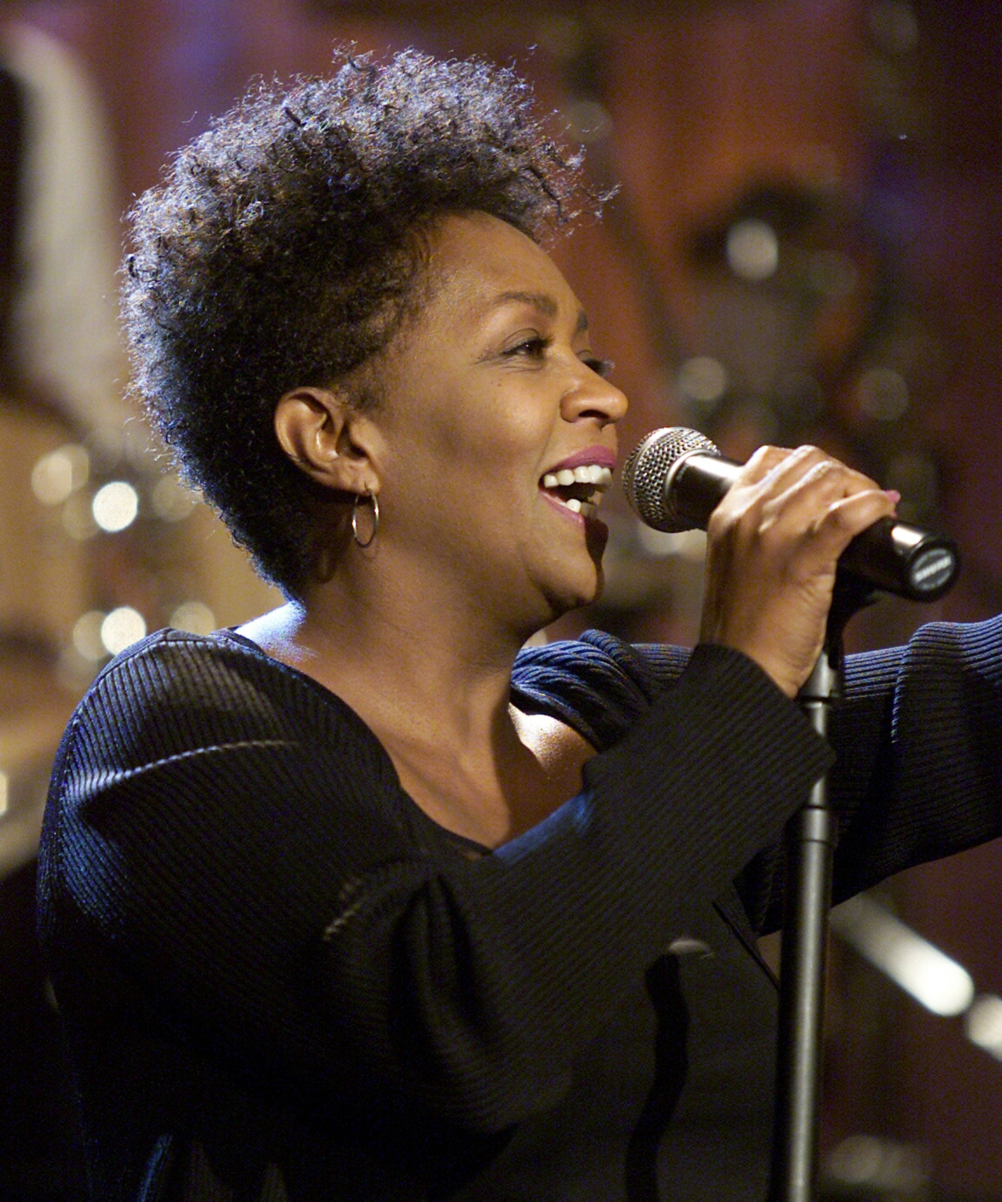 Anita Baker Was The Pioneer Of The Short Pixie Haircut