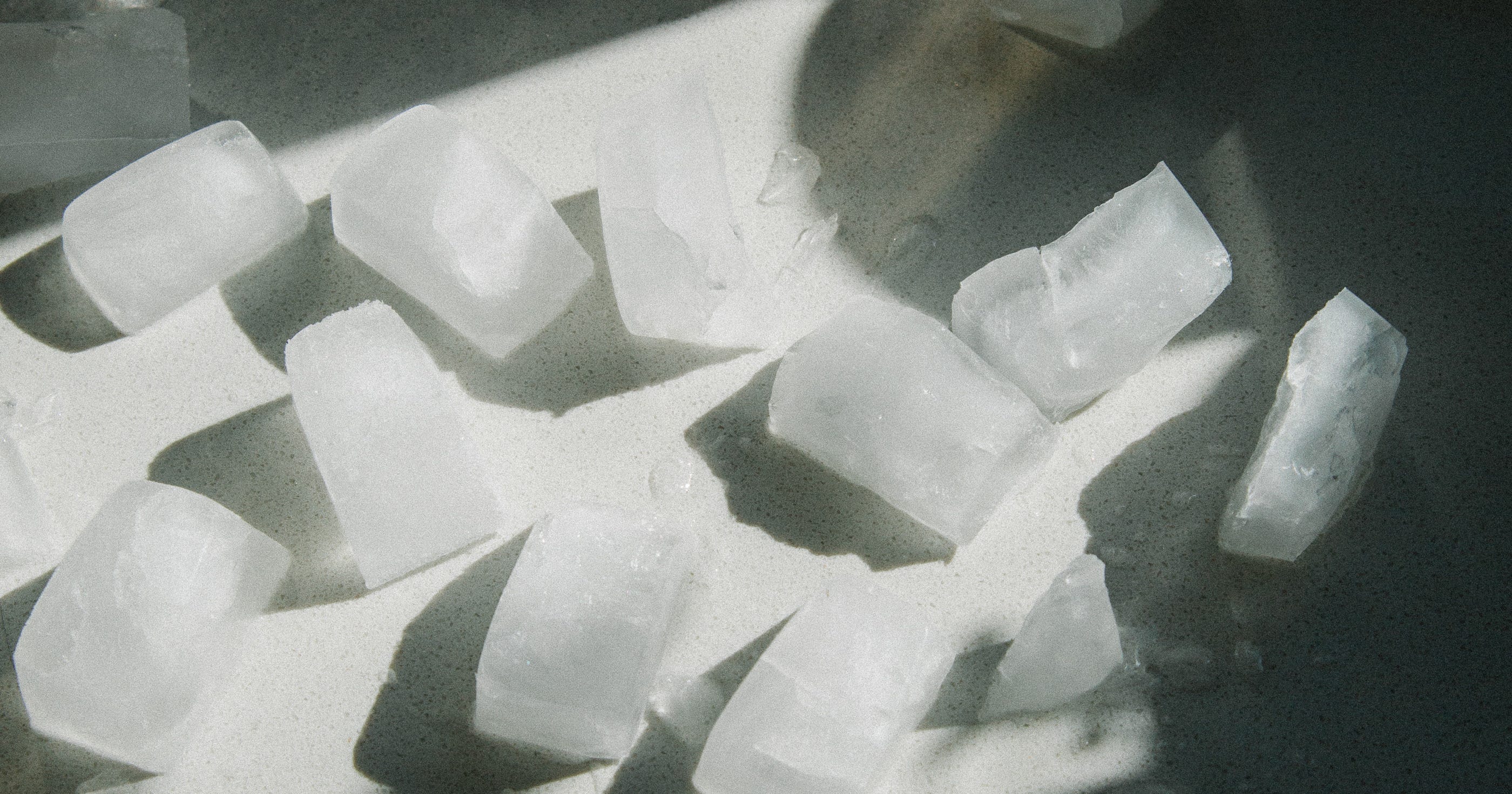 Addicted To Chewing Ice Meaning And Signs Of Pagophagia