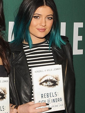 kyliejenner-bookembed