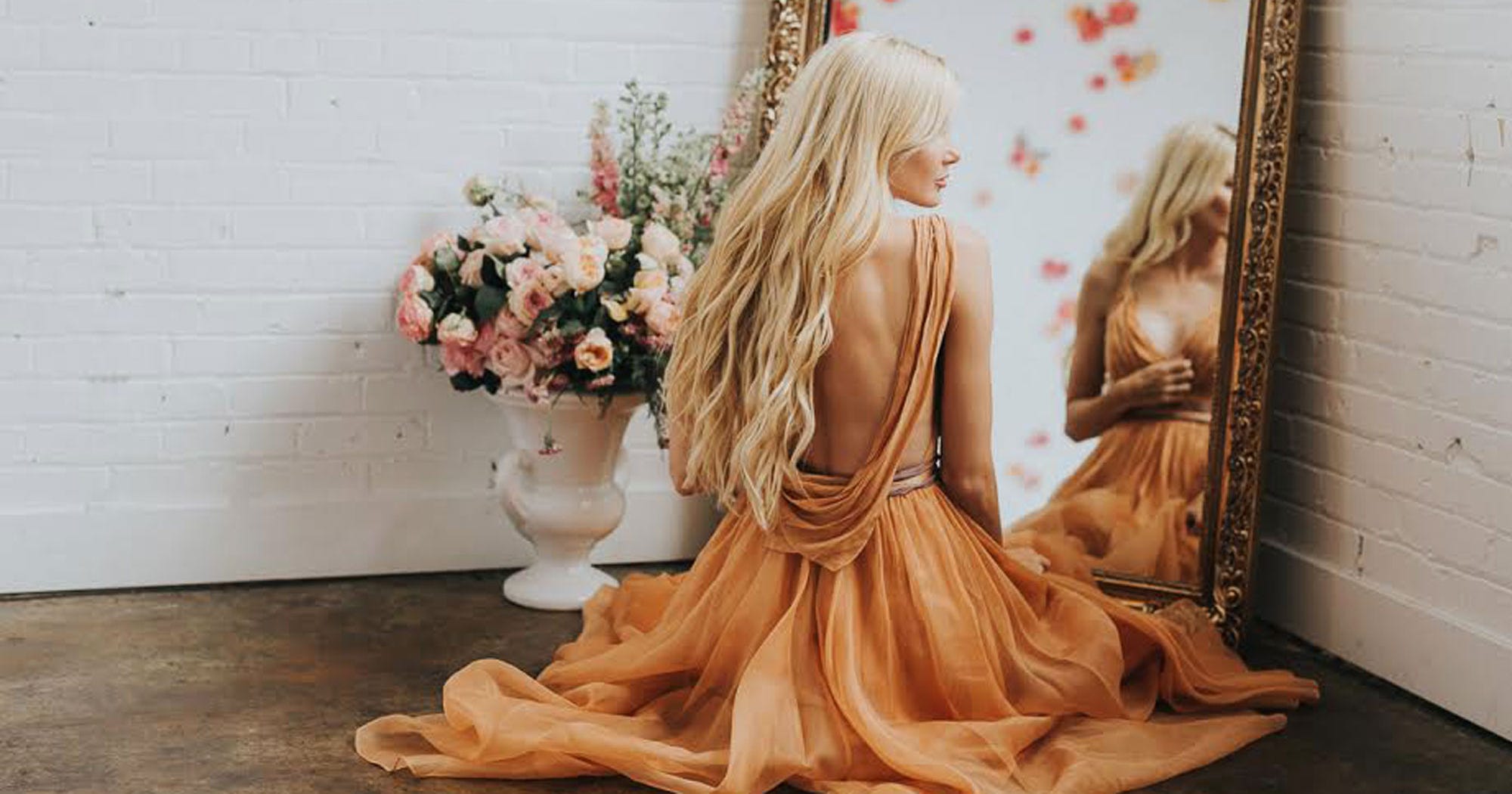 Amber Fillerup Clark Hair Extensions - Barefoot Blonde