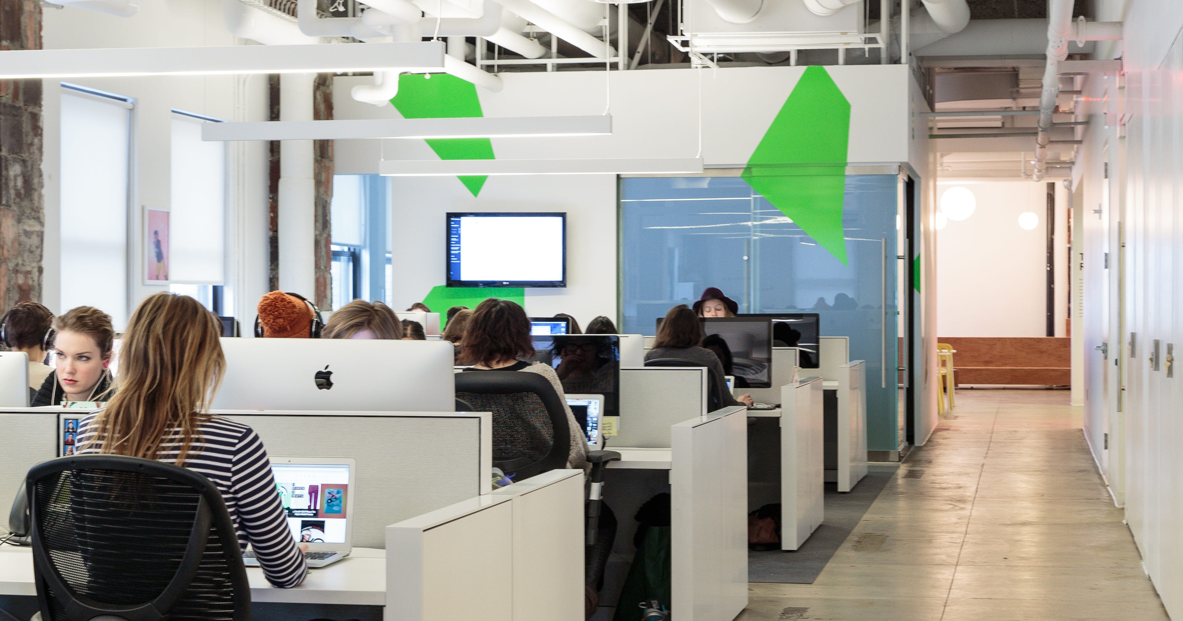 Horny At Work? Sex Expert Advice On Workplace Arousal