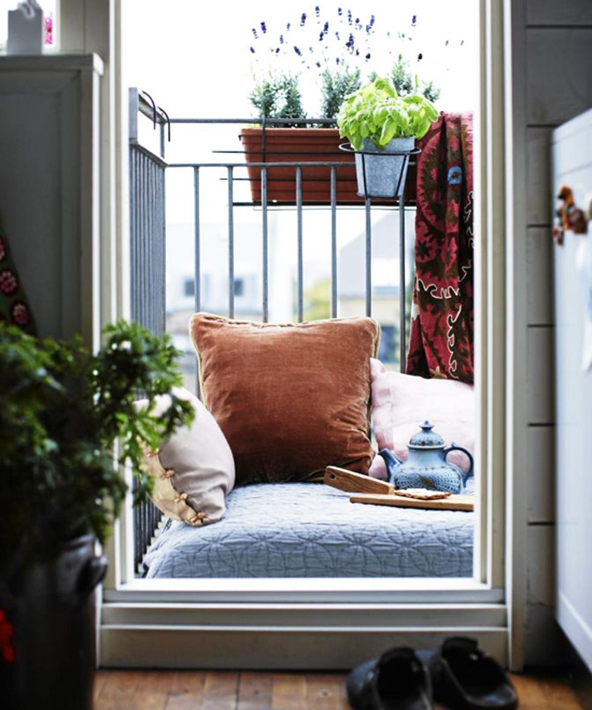 Small Balcony Decorating Ideas