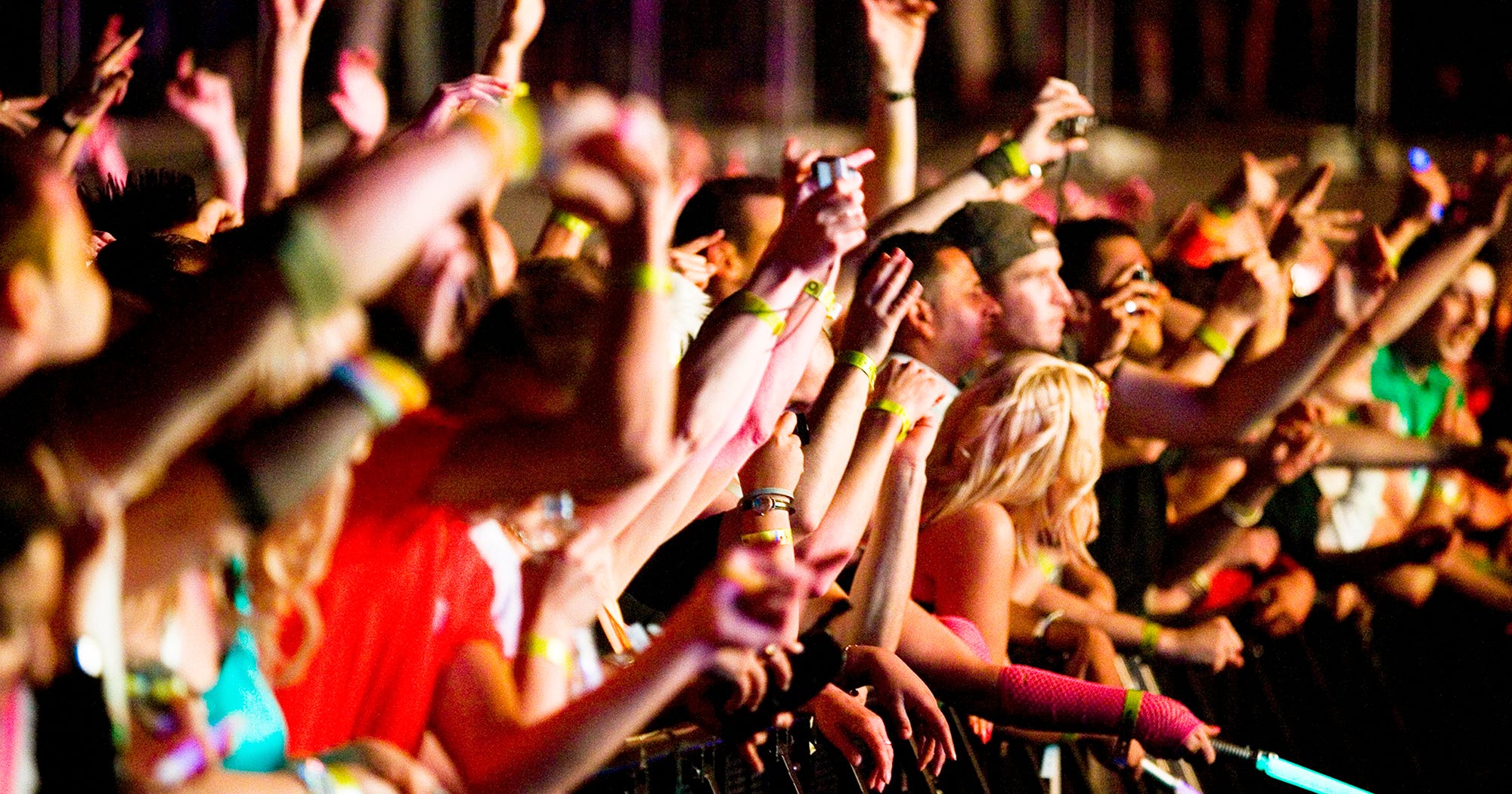 Strangers Connect At Concerts Over AirDropped Memes