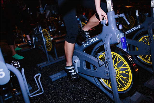 Stationary bike best sale clip in shoes