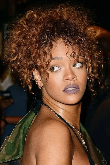 Look Like Rih Remember when Rih bodied this hairstyle? | Lipstick Alley
