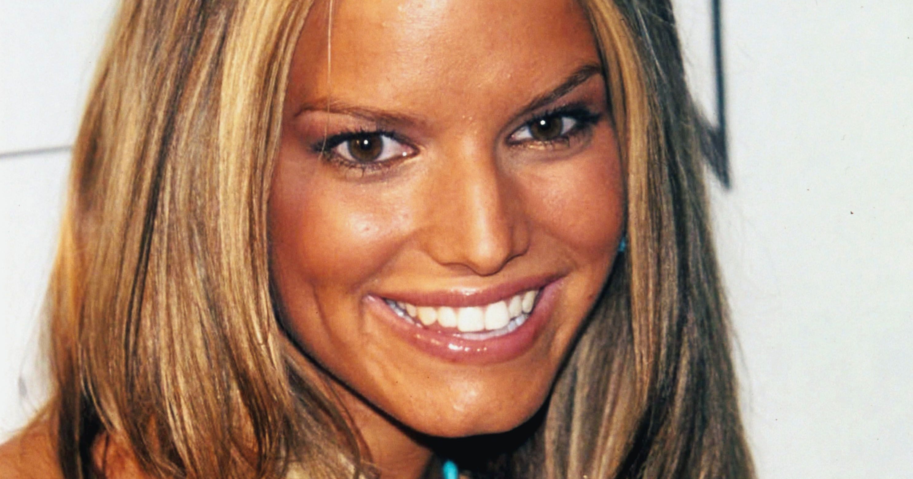 2000s Makeup Trends Photos Glossy Lips Glitter Brows