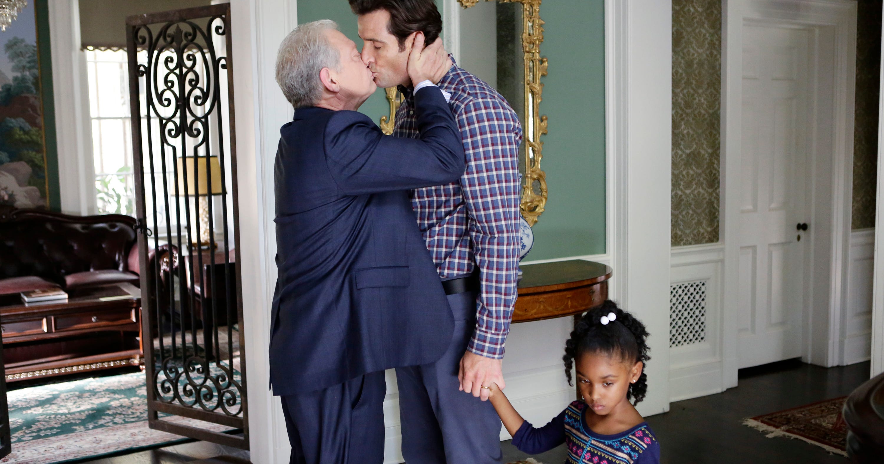 Scandal Election Cyrus Beene First Openly Gay President scandal-election-cyrus-beene-first-openly-gay-president