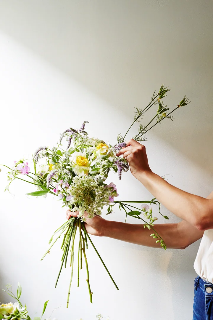 25+ Wedding Bouquet Tips
 Background