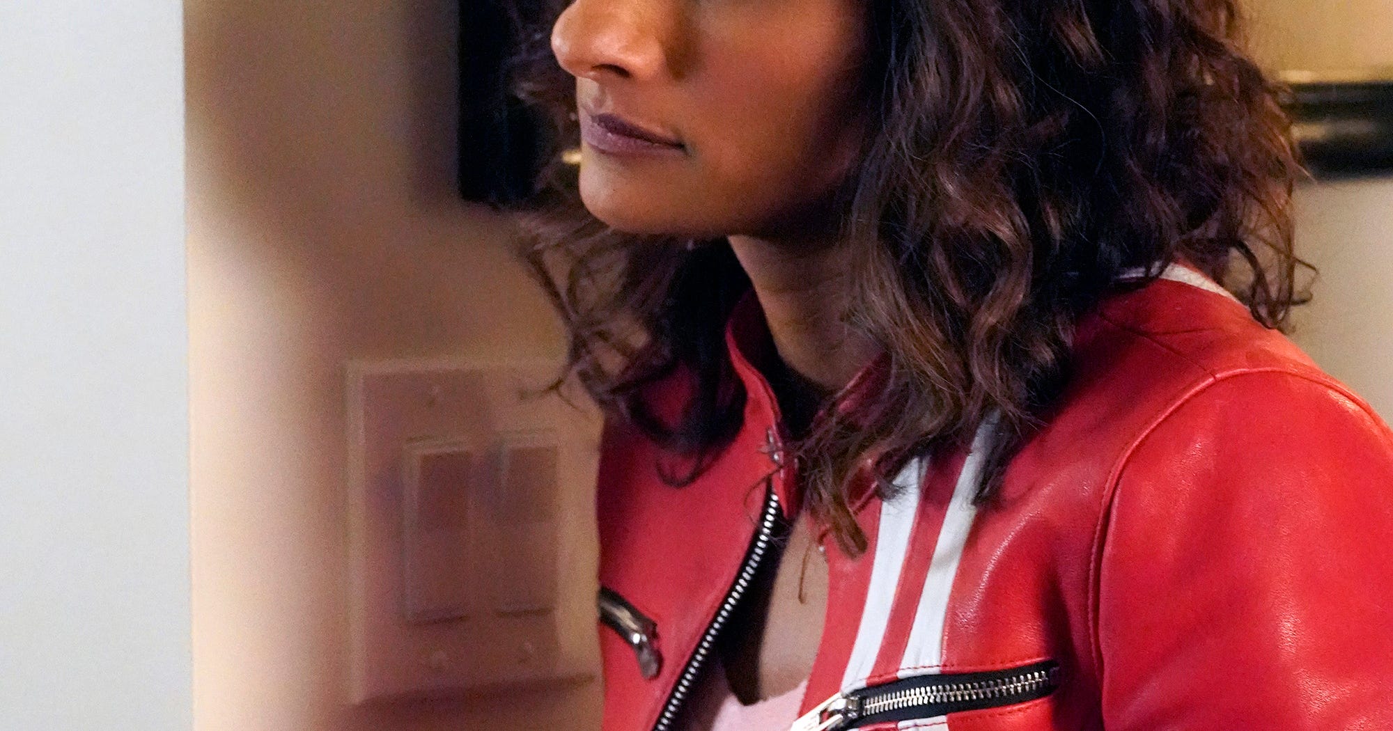 Fall TV Shows Are Offering An Evolving Sitcom Mom