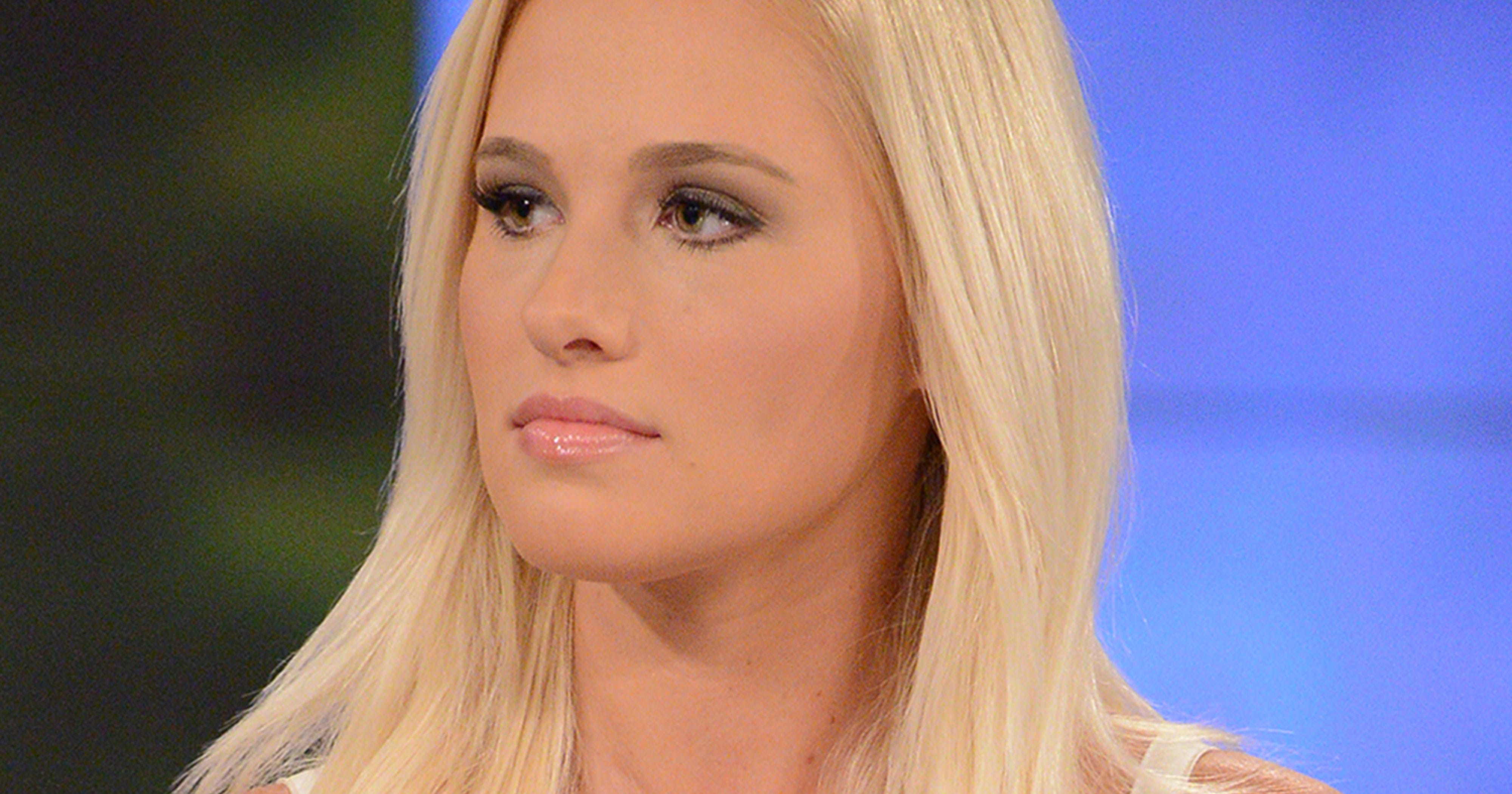Trump Tweets Support Of Tomi Lahren After Water Splash - Tomi Lahren’s Height – Is She Really That Tall?