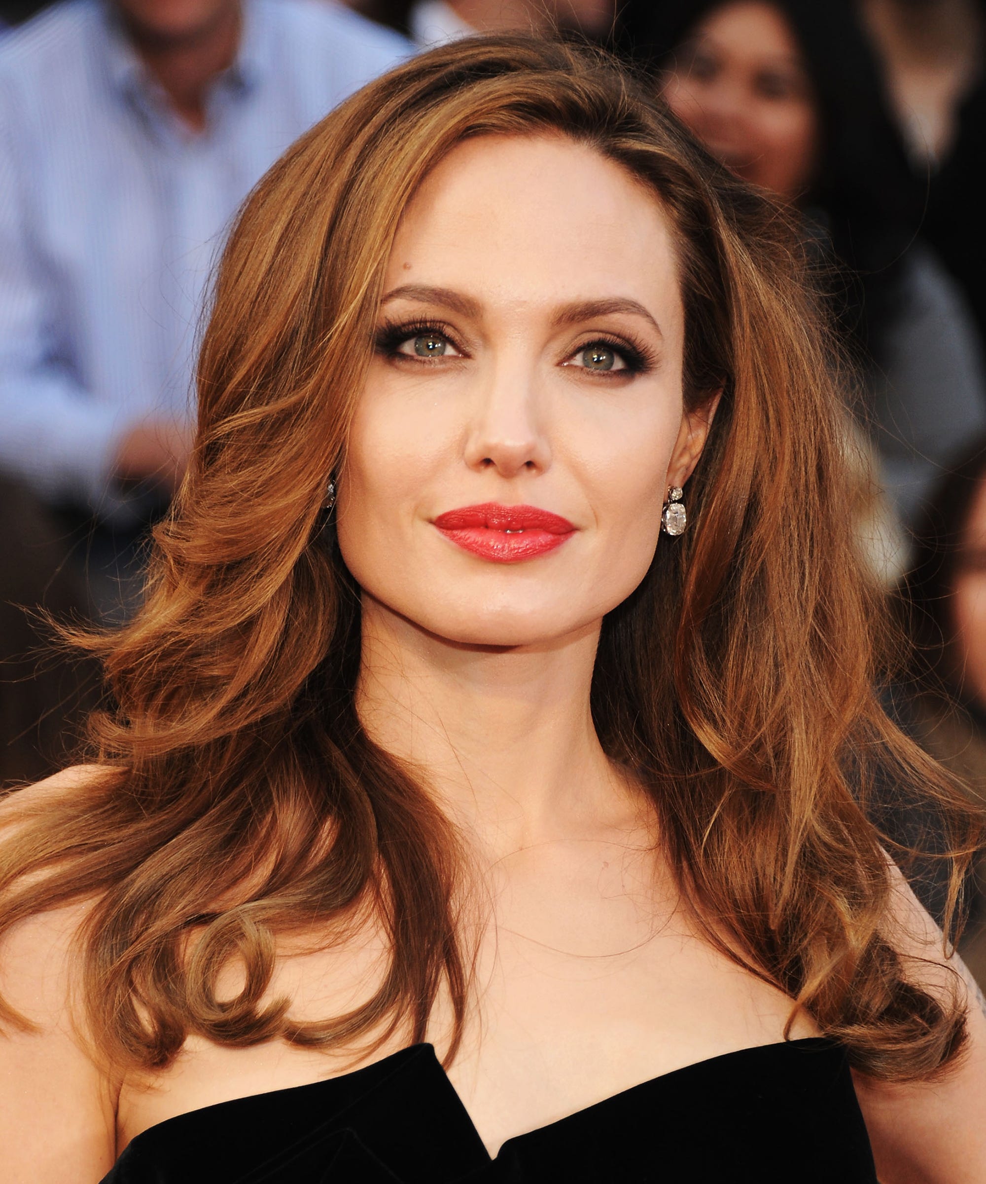 Proof A Minimal Beauty Routine Works For Angelina Jolie