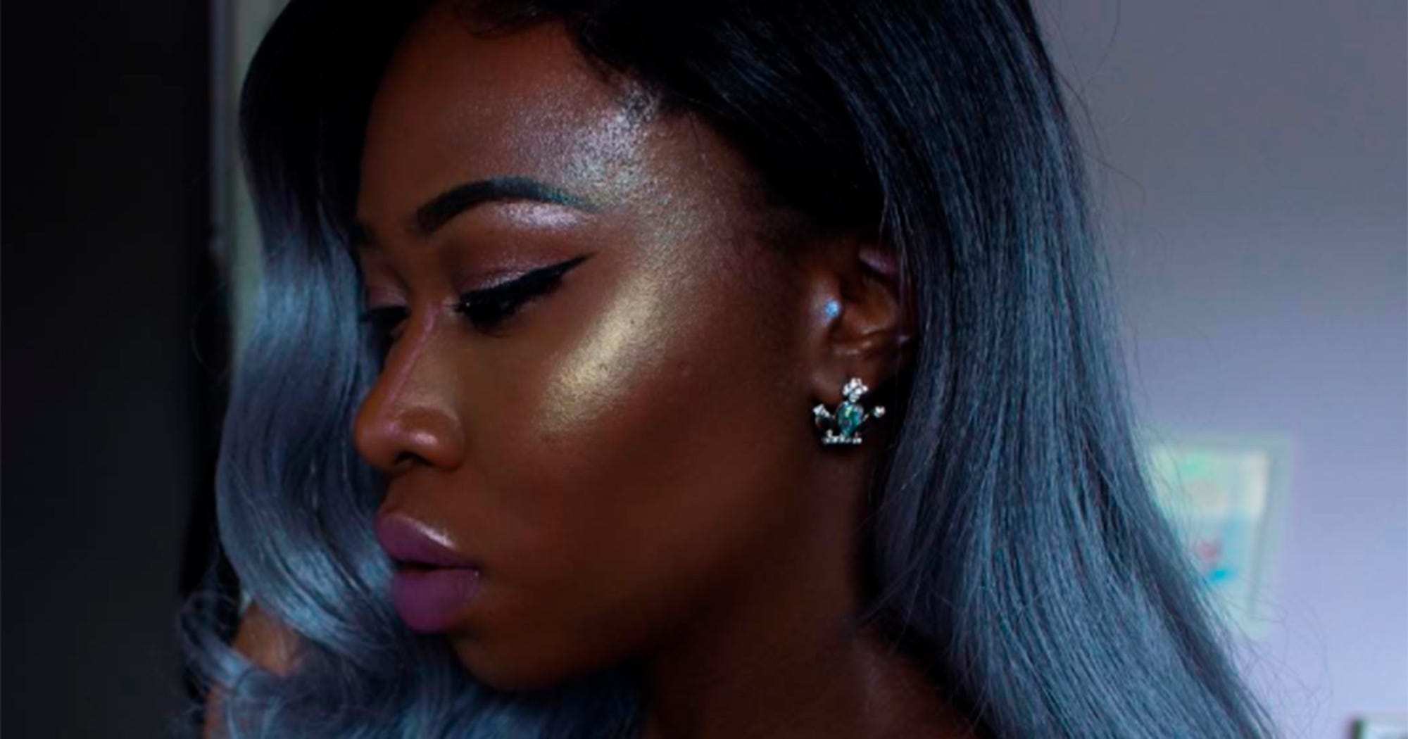 Ear Highlight Instagram Makeup Trend