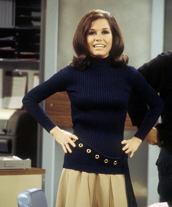 mary tyler moore ugly green dress Inspiring Working Women TV Characters global-description_tag-Spot the bridesmaid<br>• Halter neck with chiffon tie at the side<br>• The bodice is lined for extra support<br>• Theres room to move in the top<br>• It slightly hugs the waist and hips<br>• Zips up at the back<br>• Skirt is partial