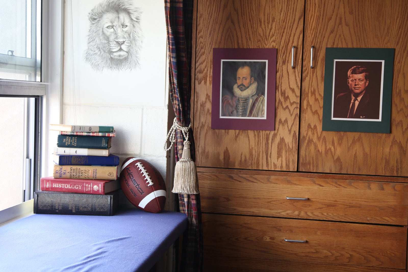 Cool Dorm Rooms - Cool Decorating Ideas for Dorm Rooms