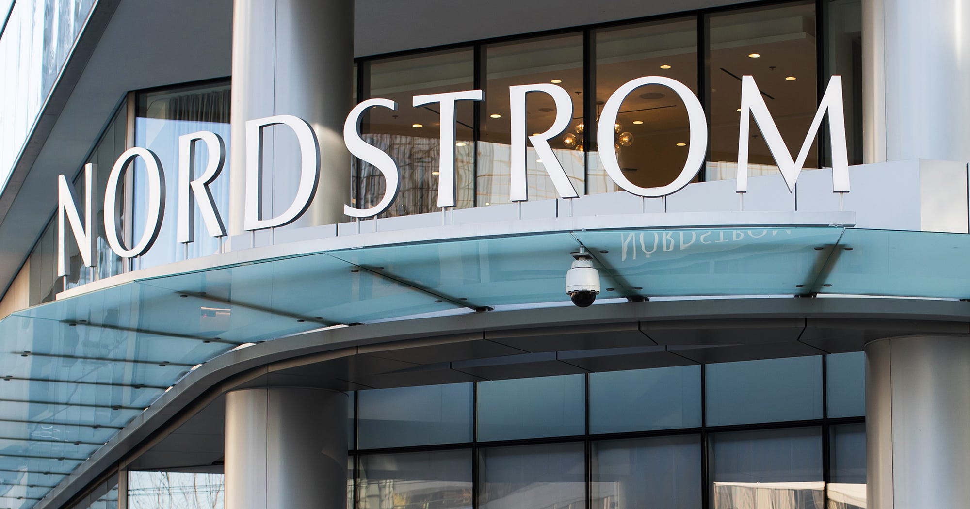 Nordstrom Curbside Pick Up Holiday Shopping