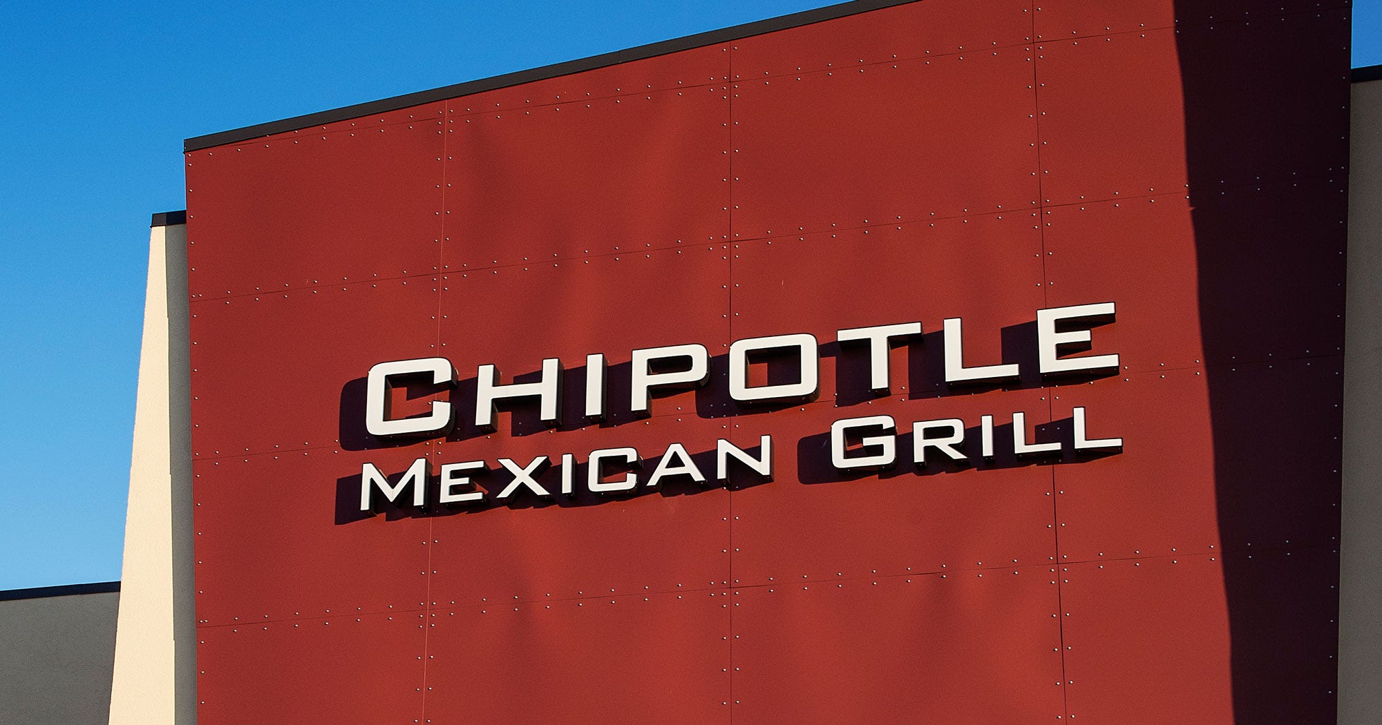 Chipotle Billion Dollar Lawsuit, Customer Suing Picture