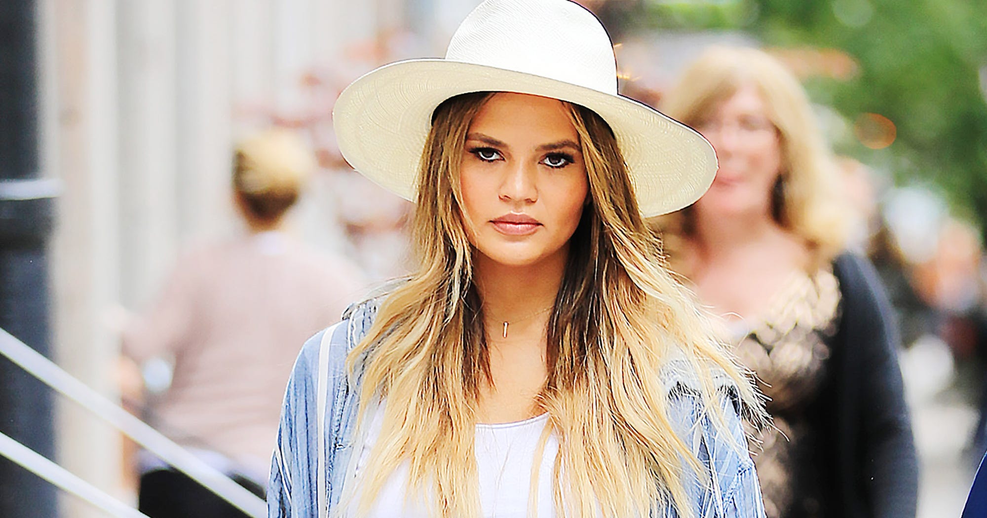 Chrissy Teigen Favorite Jean Shorts One Teaspoon