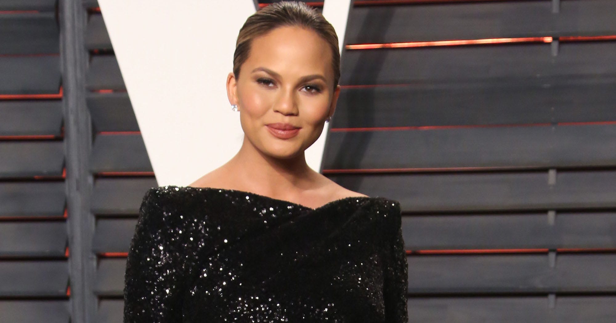 Chrissy Teigen Taylor Swift Kanye West Feud Awkward(02)