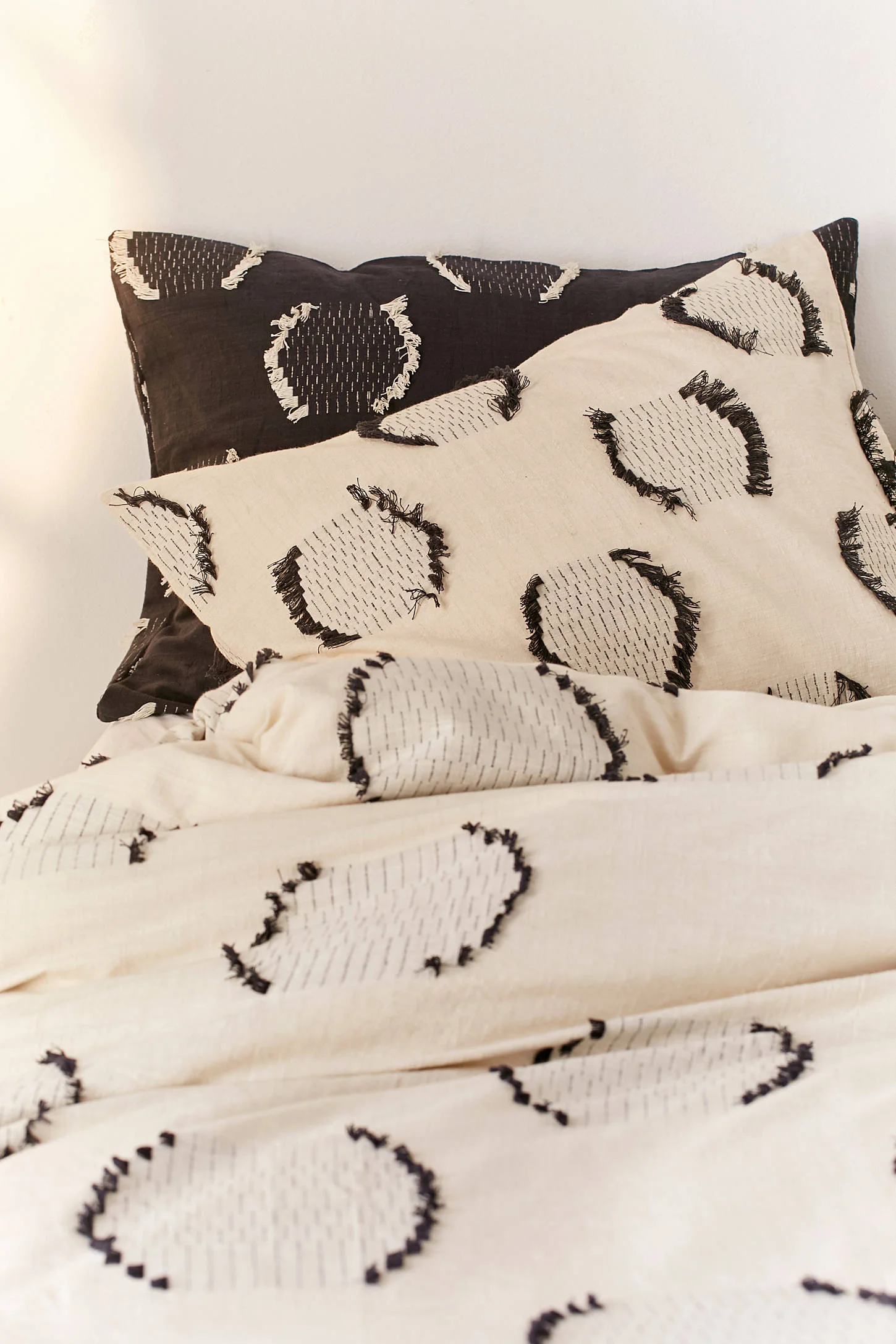 Urban Outfitters Jacquard Circles Duvet Cover 1